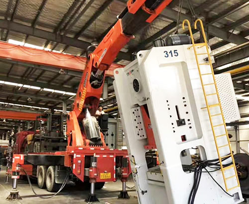 吉阳附近随车吊出租，轻松解决运输难题