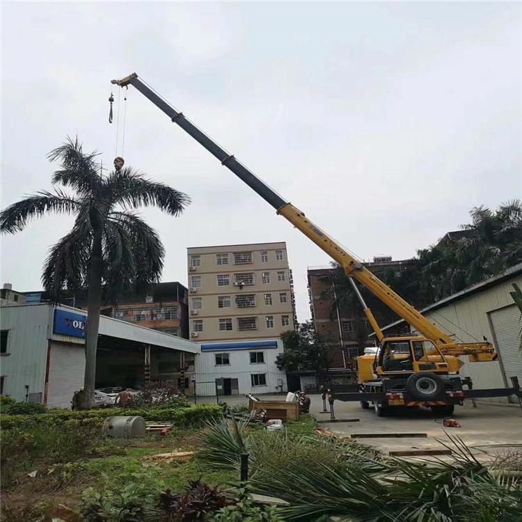 吉阳12吨吊车出租一天的收费标准是什么