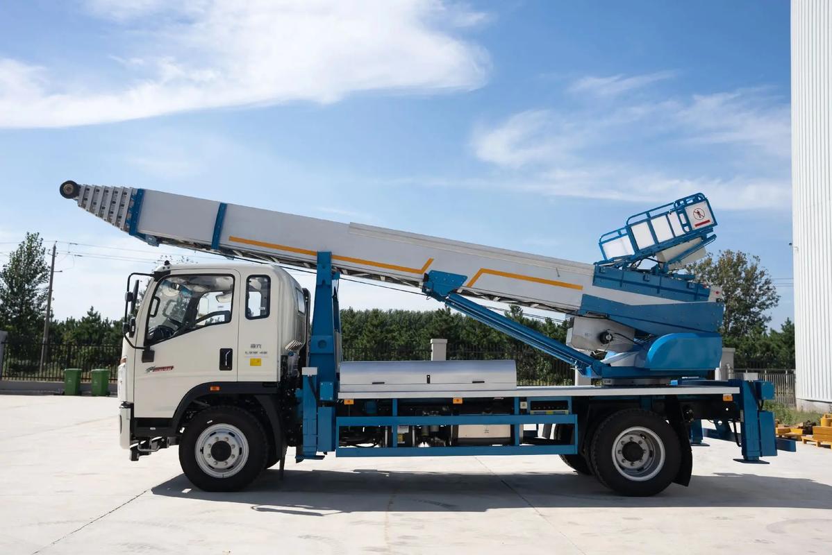 吉阳云梯上料车租赁费用