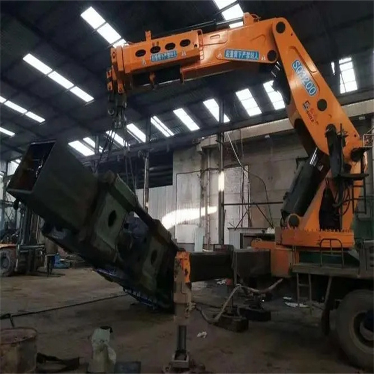 吉阳130吨折臂吊车出租吊机租赁附近电话